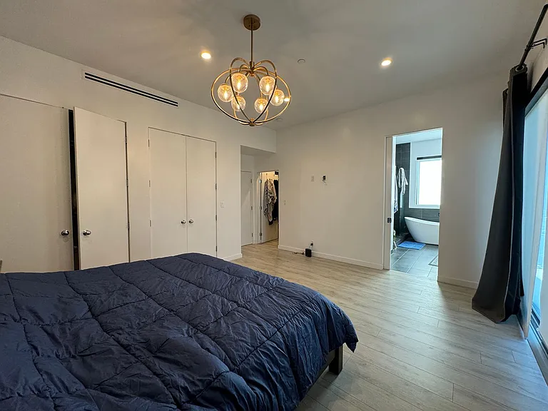 143 N Ardmore Ave — Photo 12