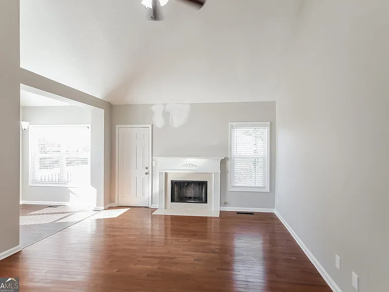 55 Richmond Dr — Photo 4