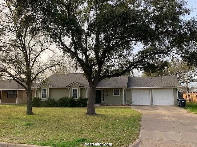 4 bed, 1226 sqft, $2,900 — Photo 2