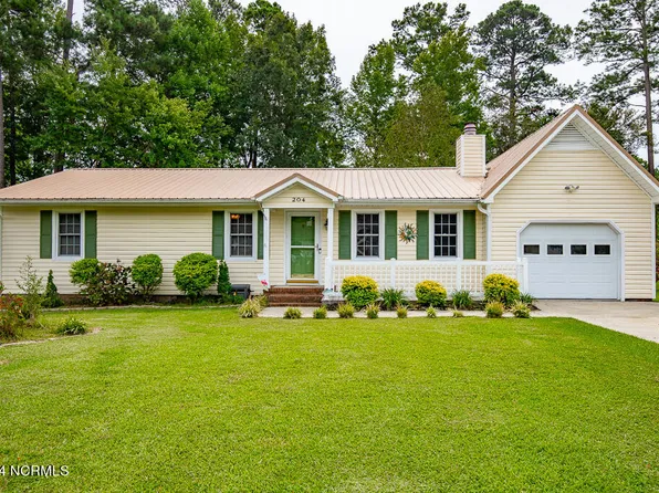 204 Cambridge Court, Havelock, NC 28532