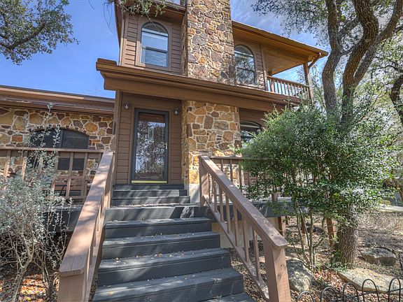 2nd image of 1560 Roadrunner Ln