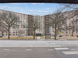 6933 N Kedzie Ave APT 603, Chicago, IL 60645