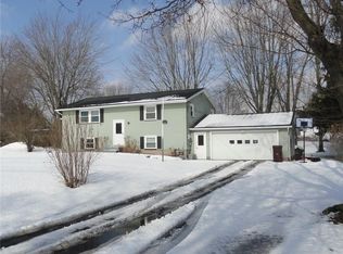 812 Stony Point Rd, Spencerport, NY 14559