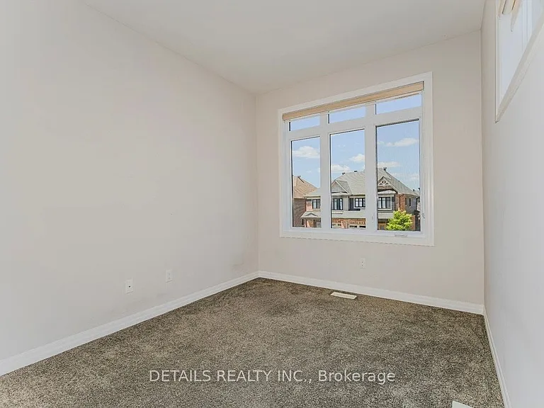 276 Avro Cir — Photo 22