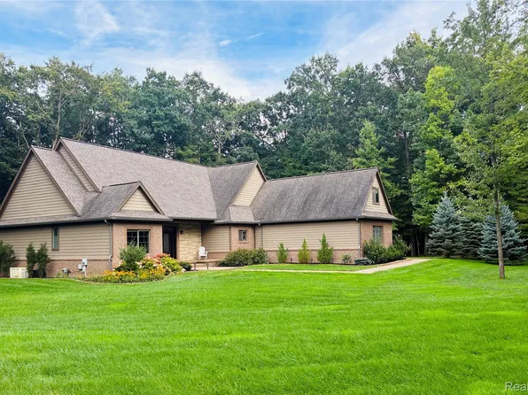3640 Trefoil Trl, Ortonville, MI 48462