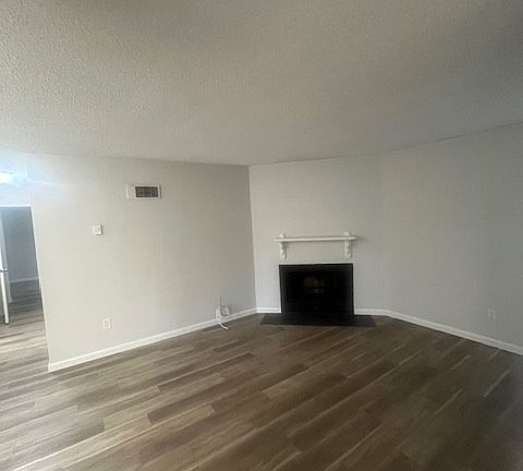 3rd image of 2672 Figueroa Blvd #B