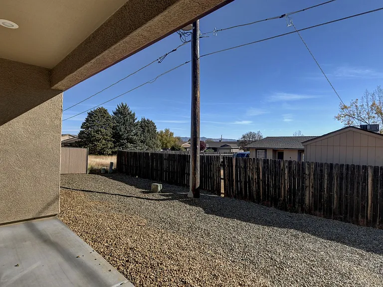 3027 N Corrine Dr — Photo 20