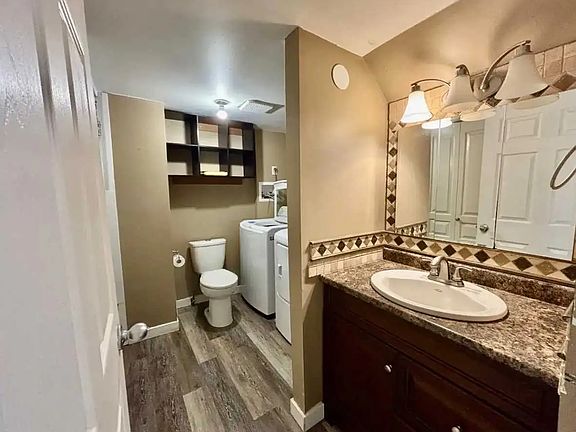 5th image of 15873 Russell Ave #8