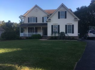 5 Taylors Run, Tinton Falls, NJ 07712