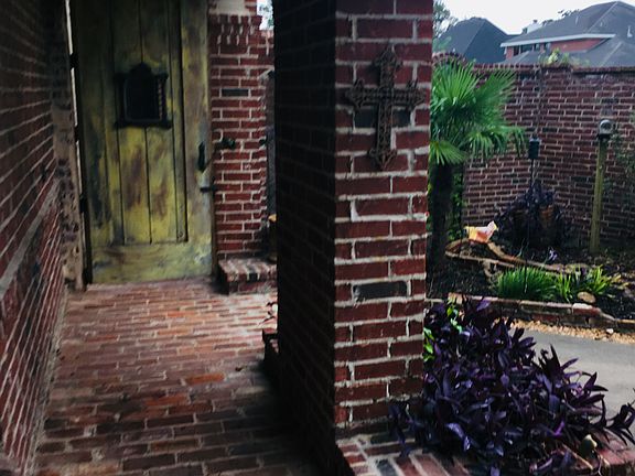 2nd image of 1725 Douglas Dr