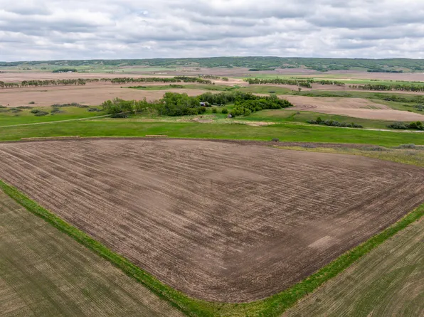 6 Avenue Ne, Souris, ND 58783