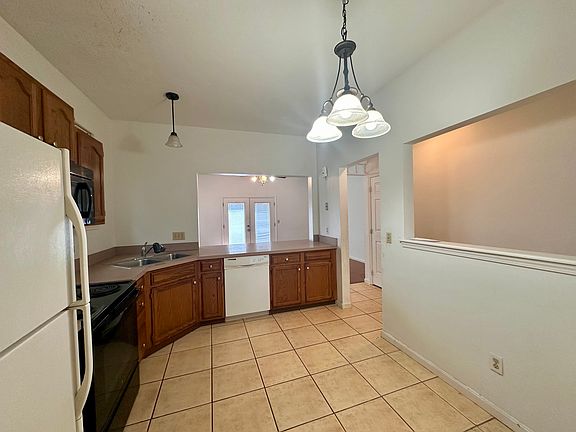 2nd image of 7473 Pearl Rd #22