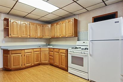 5th image of 2540 W Cullom Ave #1