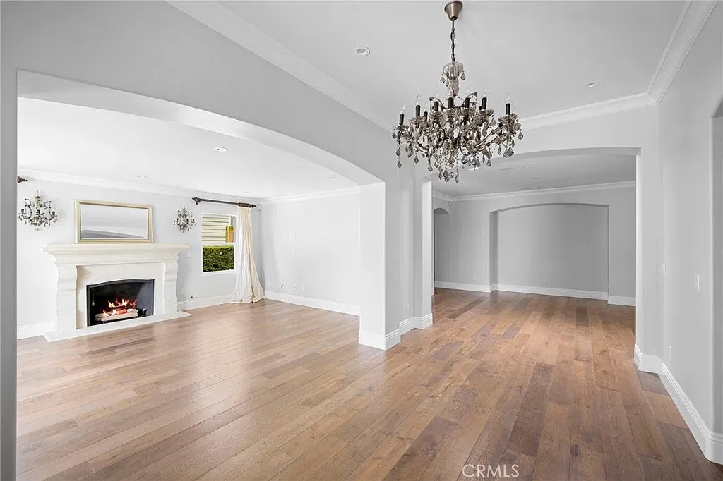 4 bed, 2585 sqft, $12,000 — Photo 4