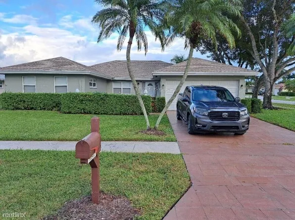 10561 Green Trail Dr S, Boynton Beach, FL 33436