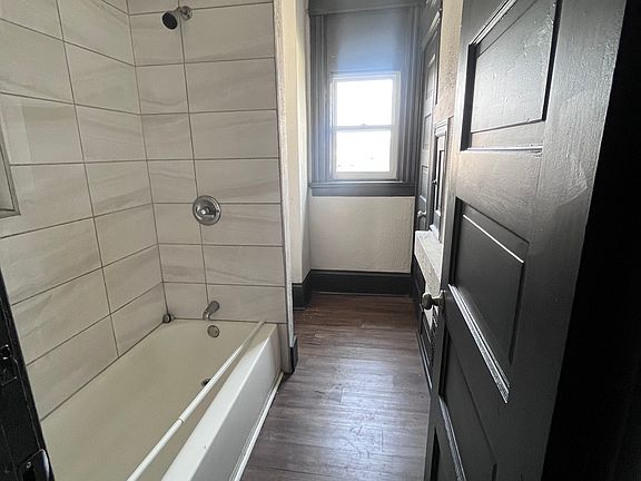 3rd image of 3321 Perkins Ave #2