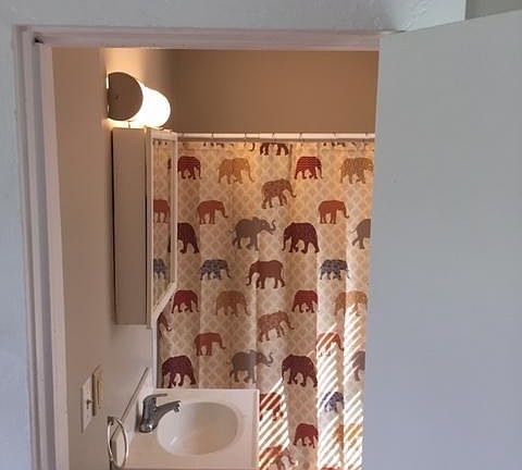 3rd image of 814 Flat St NE #2
