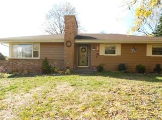 1135 Summit Dr, Waukesha, WI 53186