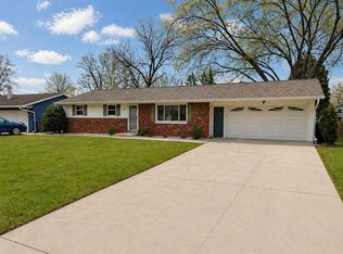 1403 Ponderosa Ave, Green Bay, WI 54313