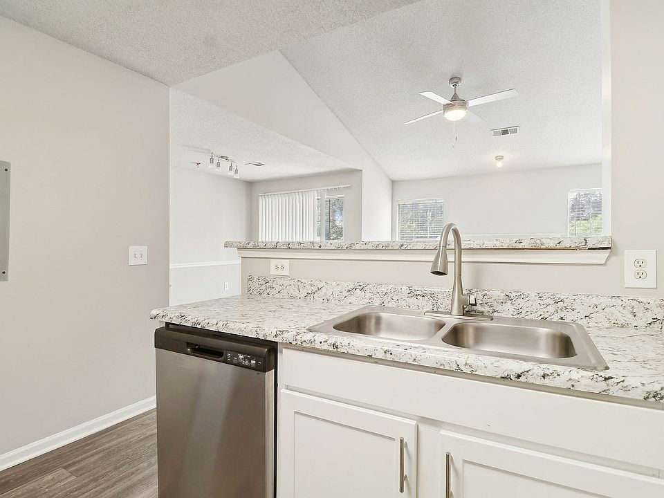 Varia at Oakcrest