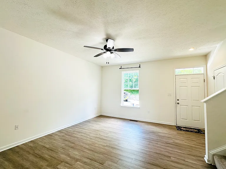 207 Falling Leaf Ln #207 — Photo 4