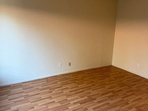 3rd image of 1649 NE Barberry Dr APT 10