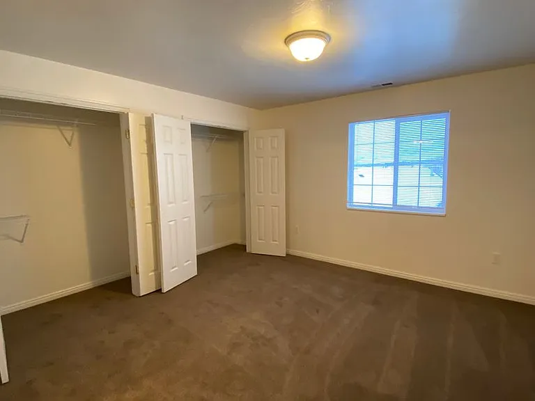 1693 N 400 W — Photo 4