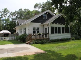 387 Eagle Lake Ave, Mukwonago, WI 53149