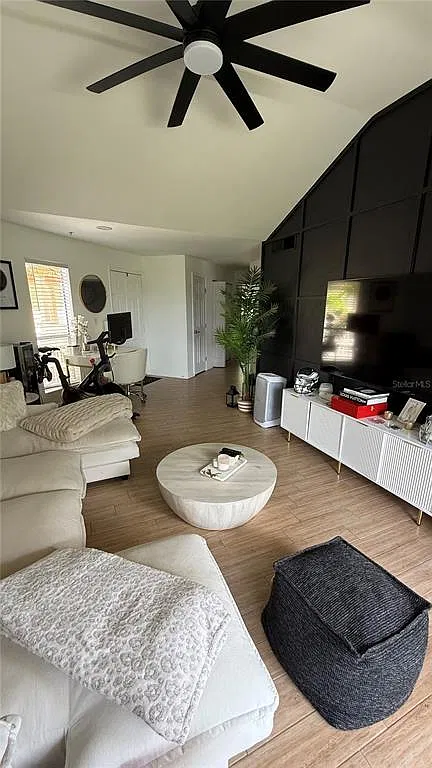 2 bed, 1.0 bath, 780 sqft, $2,200 — Photo 2