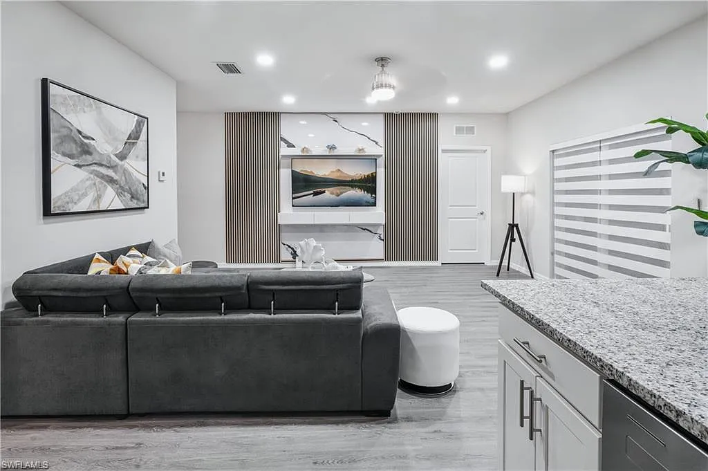 3 bed, 2.0 bath, 1597 sqft, $3,500 — Photo 4