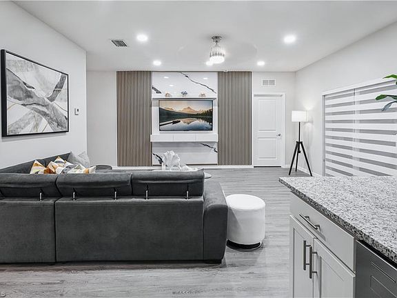 4th image of 2620 NE 5th Ave