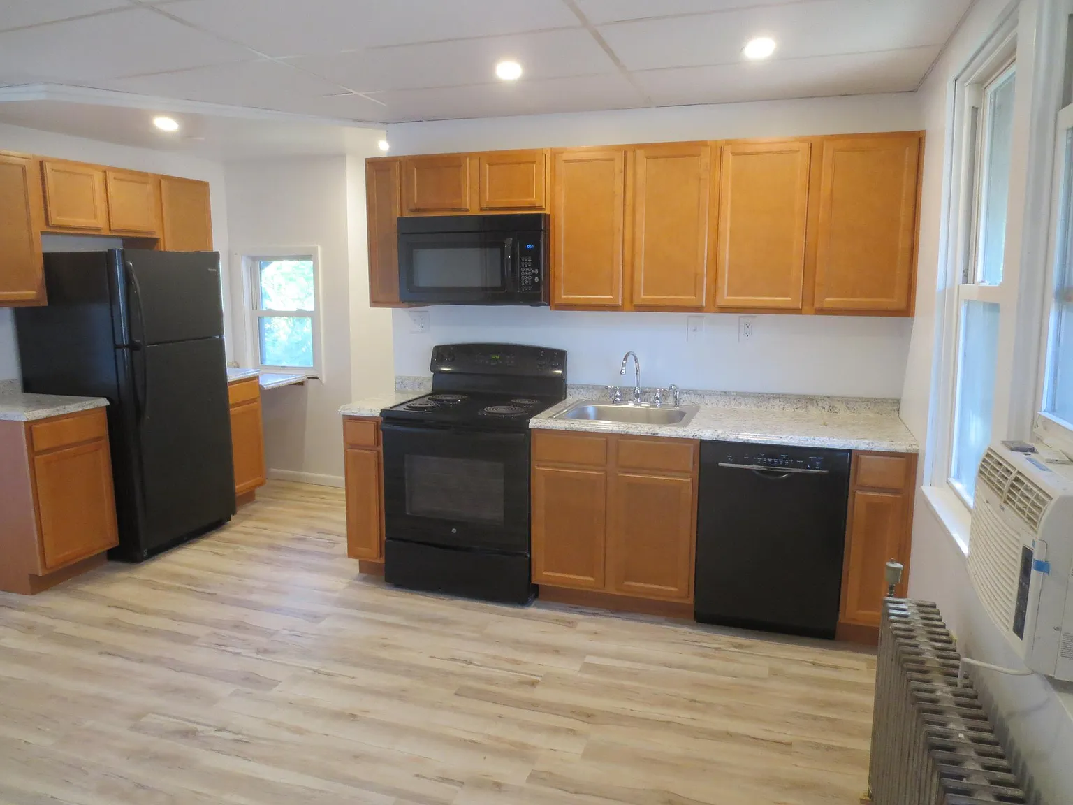 2421 Beechwood Blvd — Photo 2