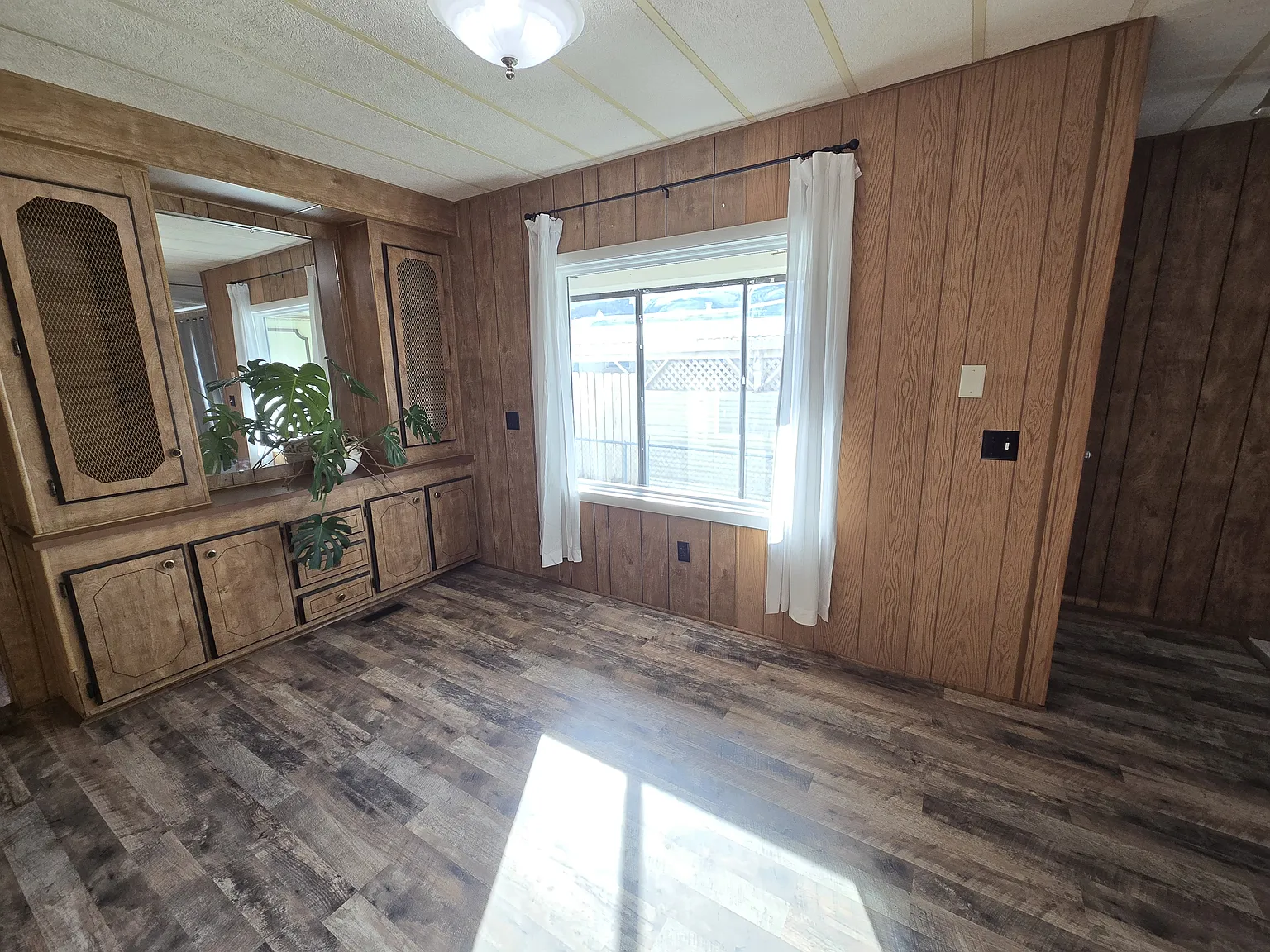 3 bed, 1725 sqft, $2,195 — Photo 2