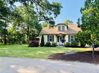 49 Dyer Ave, North Kingstown, RI 02852