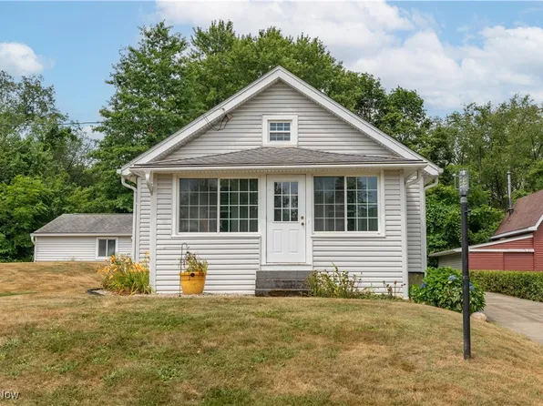 2225 Vincent St, Mogadore, OH 44260