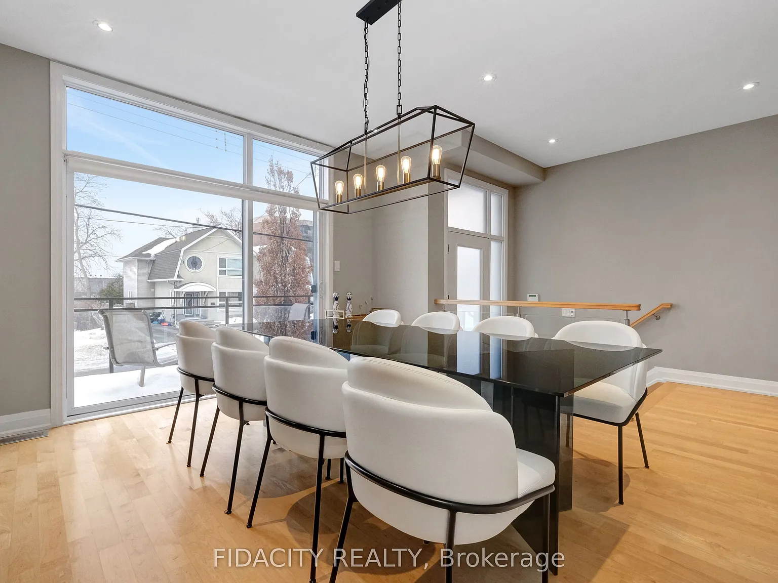 3 bed, $5,300 — Photo 4