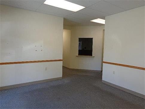 2nd image of 800 N Washington St