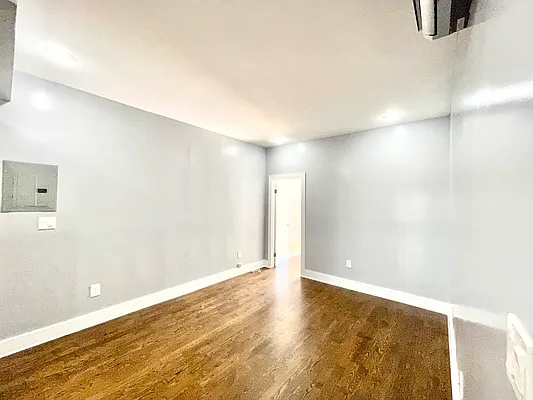 Rented by Pear NYC LLC | media 44