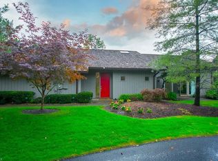 680 Ridgeway Dr, Aurora, OH 44202