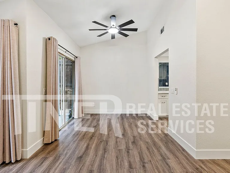 3421 Cobblestone Dr — Photo 5