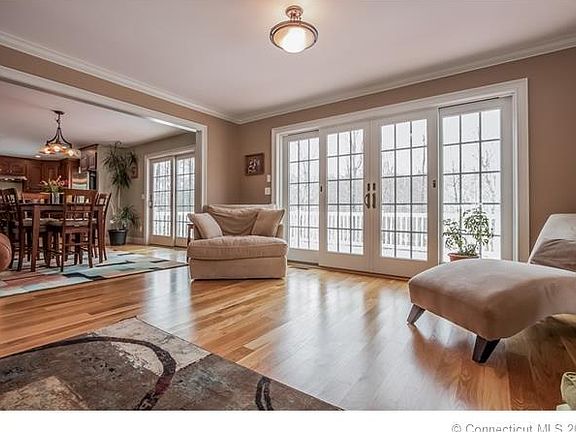 4th image of 23 Troutwood Dr