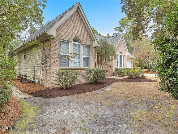 3rd image of 506 Periwinkle Way