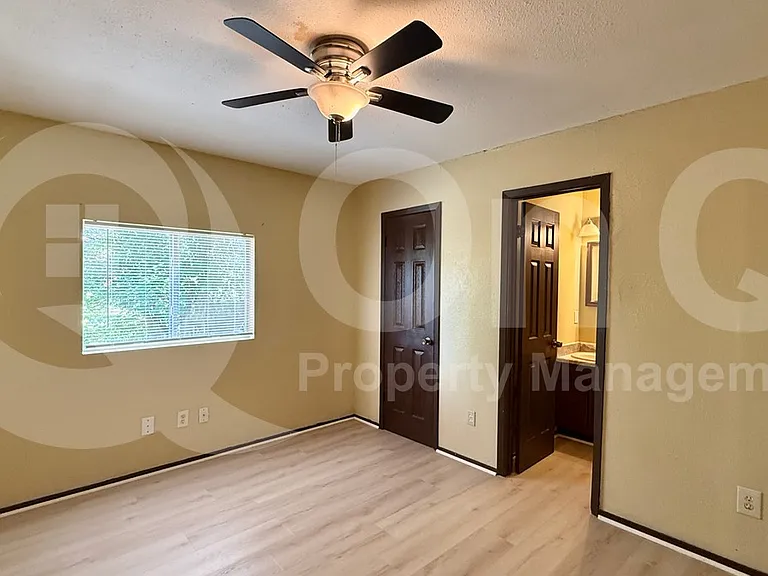 4906 Turnstone Dr — Photo 12