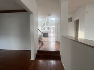 8918 Garden Stone Ln, Fairfax, VA 22031