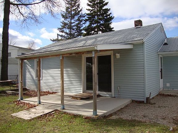 2nd image of 32019 Cheboygan Ct