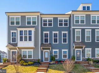 17914 Woods Overlook Dr, Dumfries, VA 22026