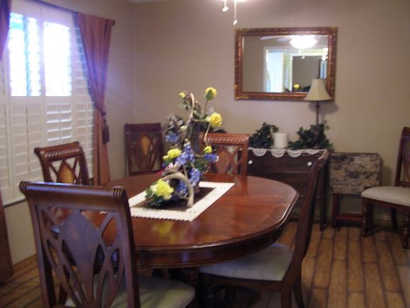 2nd image of 10 Twin Oaks Cir