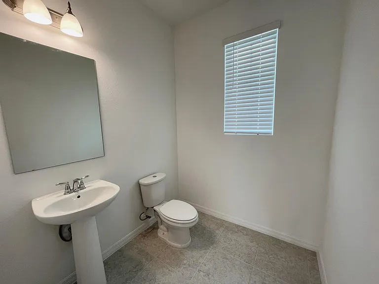 1689 Sanibel Dr — Photo 4
