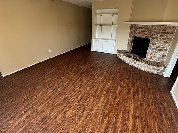 3rd image of 4907 Glenridge Ln
