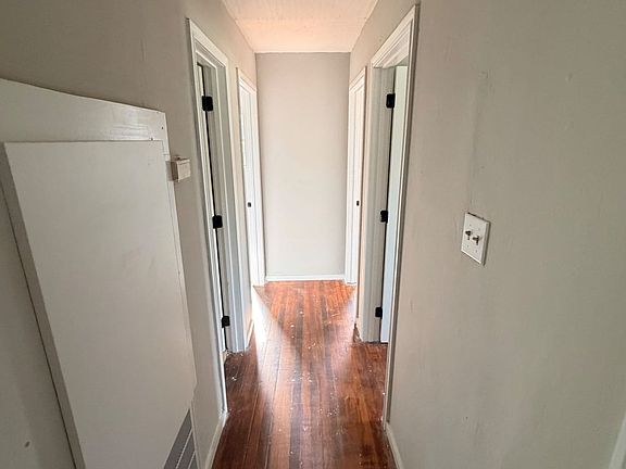 5th image of 4103 Dearing St